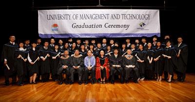UMT President attended the Hong Kong graduation ceremony