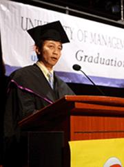 Dr. Mun Cheung Herman LAU, made a speech on behalf of the graduating class